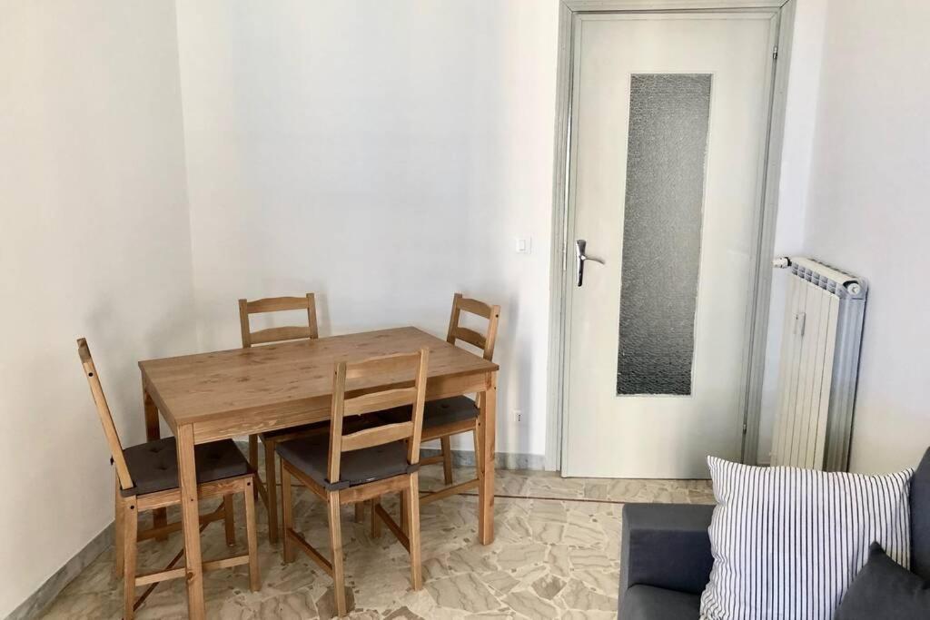 La Casa Di Pietro Lejlighed Finale Ligure Eksteriør billede